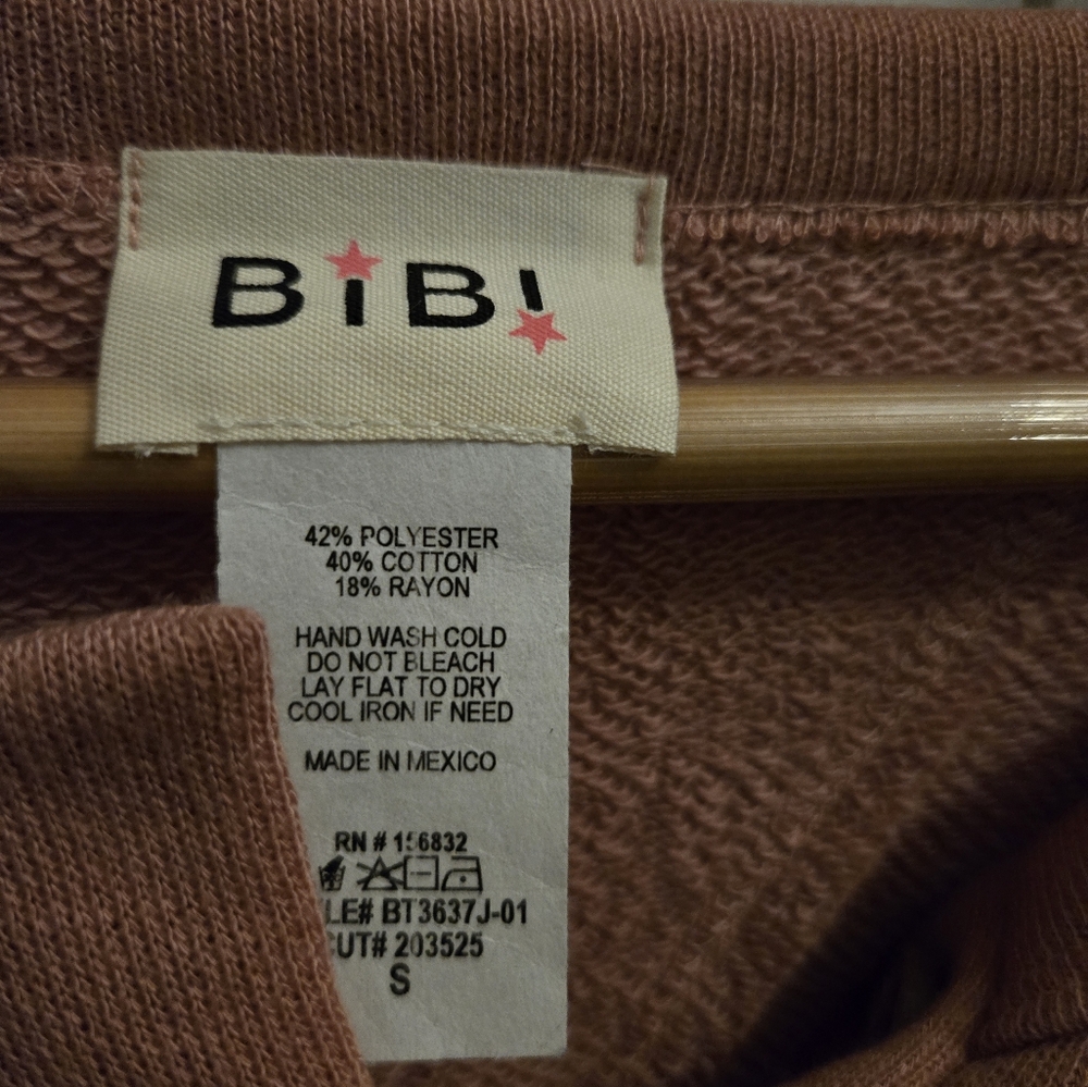 Button pull over - Picture 2 of 4